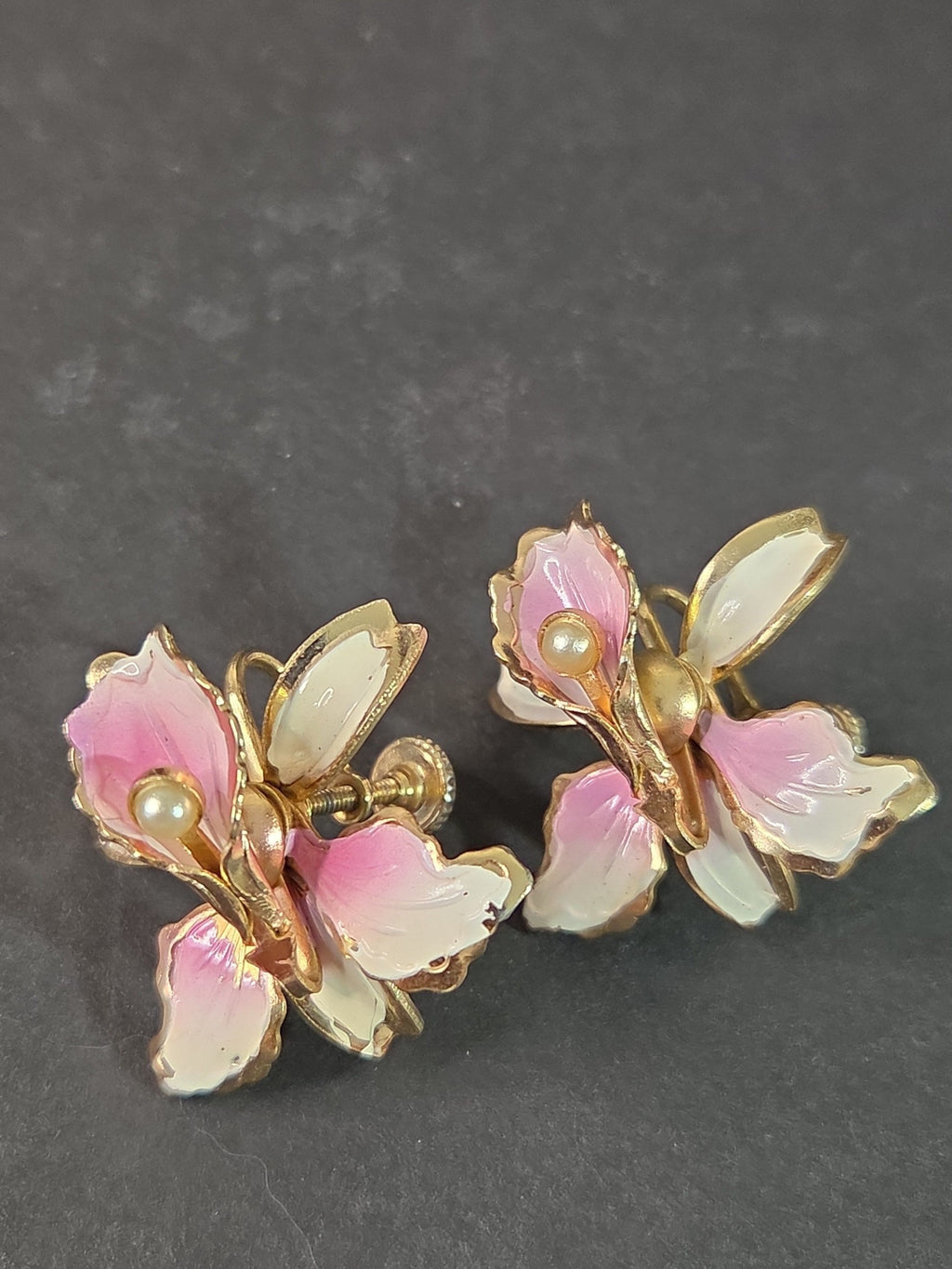 Oddly Darling Vintage floral screw-back earrings with pink and cream enamel petals, gold-tone metal, and faux pearls.