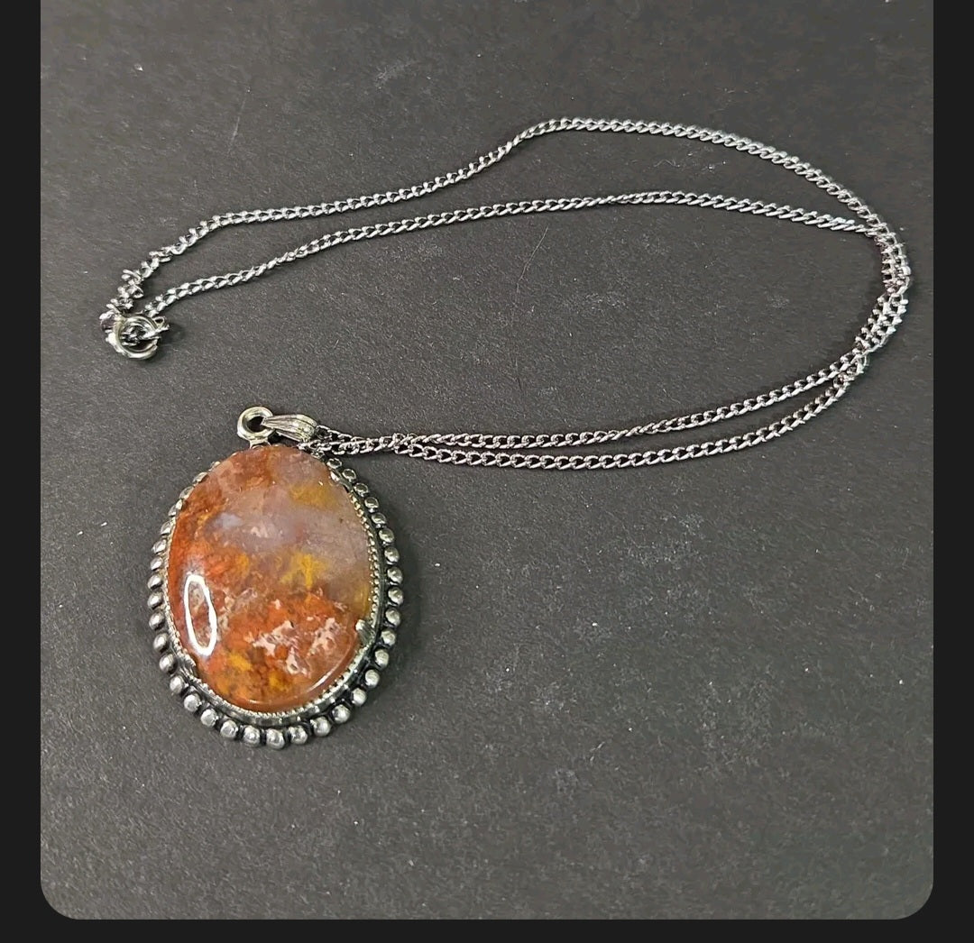 Oddly Darling Vintage oval agate pendant necklace with a silver-tone beaded frame and matching chain.