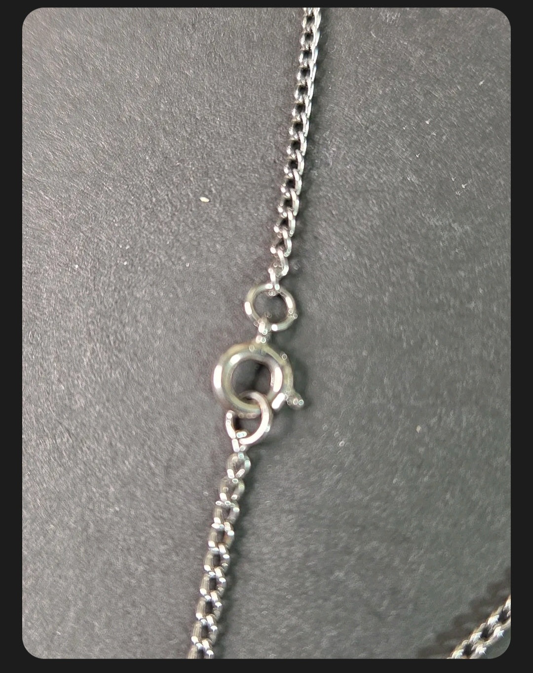 Oddly Darling Vintage silver-tone necklace chain featuring a secure spring-ring clasp closure.